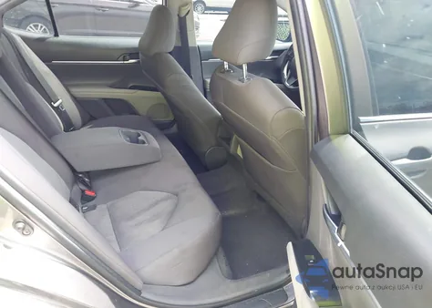 2018 Toyota Camry Le z USA, uszkodzony, nr VIN 4T1B11HKXJU544559